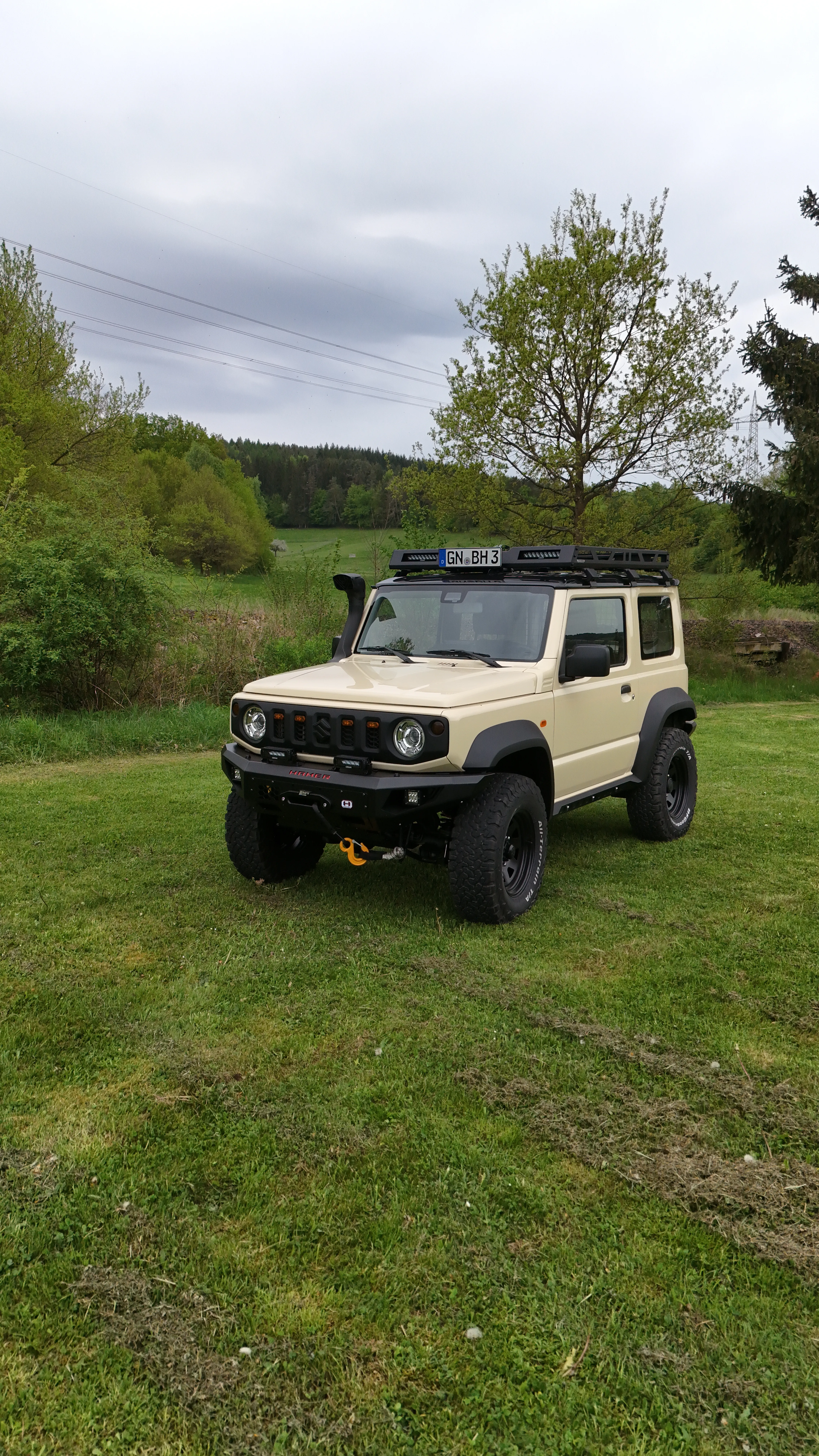 Suzuki Jimny mit Geländereifen von Michaelis Tuning